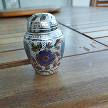 Carica l'immagine nel visualizzatore di Gallery, Urna dompop