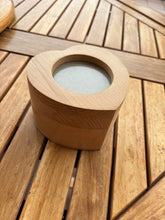 Carica l'immagine nel visualizzatore di Gallery, Urna foto di legno PARAHI