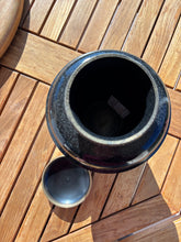 Carica l'immagine nel visualizzatore di Gallery, Urna Blacka