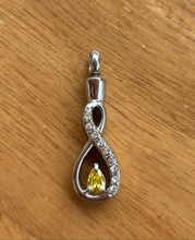 Carica l'immagine nel visualizzatore di Gallery, Urna Ciondolo - Alleanza