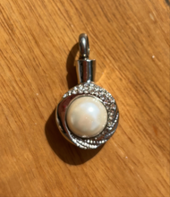 Carica l'immagine nel visualizzatore di Gallery, pendente porta cenere - PRESTIGIO