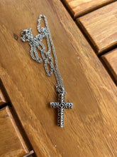 Carica l'immagine nel visualizzatore di Gallery, chaine urne funeraire croix