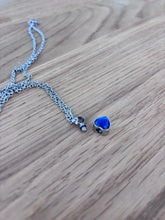 Carica l'immagine nel visualizzatore di Gallery, Collier Cinéraire Cœur Cristal Bleu - photo 5