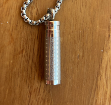 Carica l'immagine nel visualizzatore di Gallery, collier urne pulta