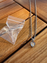 Carica l'immagine nel visualizzatore di Gallery, collier urne materiel