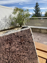 Carica l'immagine nel visualizzatore di Gallery, Lanterne funéraire en Granit Gris - photo 4
