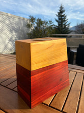 Carica l'immagine nel visualizzatore di Gallery, urne bois flower avec vue montagne