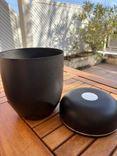 Carica l'immagine nel visualizzatore di Gallery, urne cendres en composite