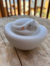 Carica l'immagine nel visualizzatore di Gallery, urne chat blanche