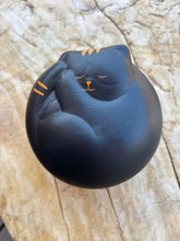 Carica l'immagine nel visualizzatore di Gallery, Urne Chat céramique - photo 1