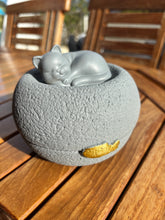 Carica l'immagine nel visualizzatore di Gallery, urne chat grise ceramique cineraire