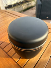 Carica l'immagine nel visualizzatore di Gallery, urne pour cimetière noire