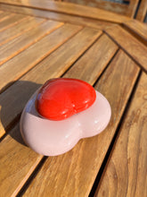 Carica l'immagine nel visualizzatore di Gallery, urne coeur rouge