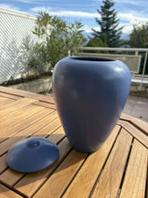 Carica l'immagine nel visualizzatore di Gallery, urne funeraire celes