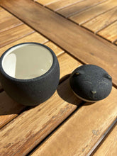 Carica l'immagine nel visualizzatore di Gallery, urne funeraire ouverte chat noire