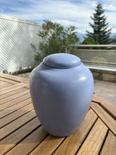 Carica l'immagine nel visualizzatore di Gallery, urne pour humain bleu clair