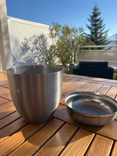 Carica l'immagine nel visualizzatore di Gallery, urne pour humain en metal