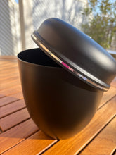 Carica l'immagine nel visualizzatore di Gallery, urne humain noire