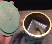 Carica l'immagine nel visualizzatore di Gallery, Urna KOKIA