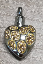 Carica l'immagine nel visualizzatore di Gallery, Ciondolo funerario a Cuore