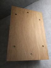 Carica l'immagine nel visualizzatore di Gallery, Urna funebre Bara di legno