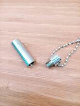 Carica l'immagine nel visualizzatore di Gallery, Ciondolo Funerario - Urnta