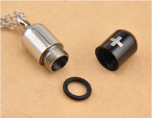 Carica l'immagine nel visualizzatore di Gallery, ciondolo ricordo carino nero