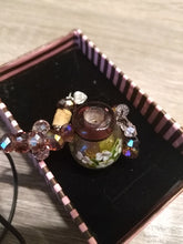 Carica l'immagine nel visualizzatore di Gallery, pendente per ceneri bohemiano