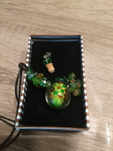 Carica l'immagine nel visualizzatore di Gallery, pendente per ceneri verde