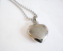 Carica l'immagine nel visualizzatore di Gallery, Ciondolo per ceneri di animali - Tilka