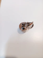 Carica l'immagine nel visualizzatore di Gallery, Portachiavi per le ceneri - LATA