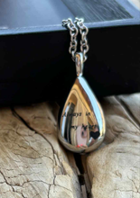 Carica l&#39;immagine nel visualizzatore di Gallery, Collana Angel Urn
