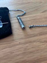 Carica l'immagine nel visualizzatore di Gallery, Bracelet cineraire gravé
