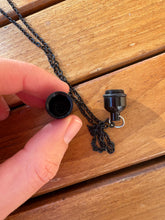 Carica l'immagine nel visualizzatore di Gallery, collier funeraire pour homme
