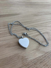 Carica l'immagine nel visualizzatore di Gallery, Collier urne cœur LOVE - photo 1
