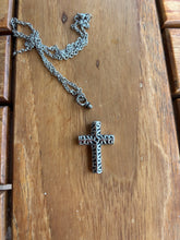 Carica l'immagine nel visualizzatore di Gallery, Pendentif Funéraire Croix - photo 3
