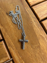 Carica l'immagine nel visualizzatore di Gallery, Pendentif Funéraire Croix - photo 4
