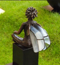 Carica l'immagine nel visualizzatore di Gallery, Sculpture cinéraire Elf - photo 2
