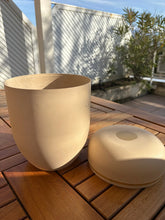 Carica l'immagine nel visualizzatore di Gallery, Urne Composite Beige - photo 5
