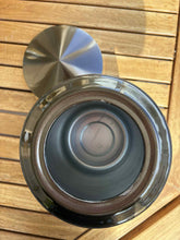 Carica l&#39;immagine nel visualizzatore di Gallery, urne ferrer marron
