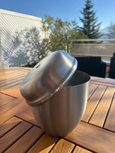 Carica l'immagine nel visualizzatore di Gallery, urne funeraire couleur argent
