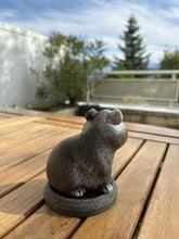 Carica l&#39;immagine nel visualizzatore di Gallery, urne funeraire pour hamster de dos
