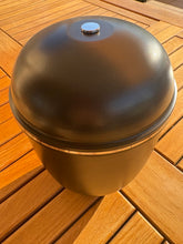 Carica l'immagine nel visualizzatore di Gallery, urne funeraire noire
