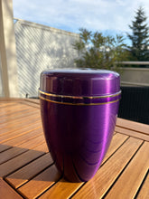 Carica l'immagine nel visualizzatore di Gallery, urne violette pour homme ou femme
