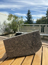 Carica l&#39;immagine nel visualizzatore di Gallery, urne cineraire lanterne vue du dessous
