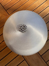 Carica l'immagine nel visualizzatore di Gallery, urne strass grise
