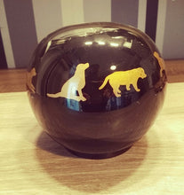 Carica l&#39;immagine nel visualizzatore di Gallery, Urna per cani con sfera in ceramica
